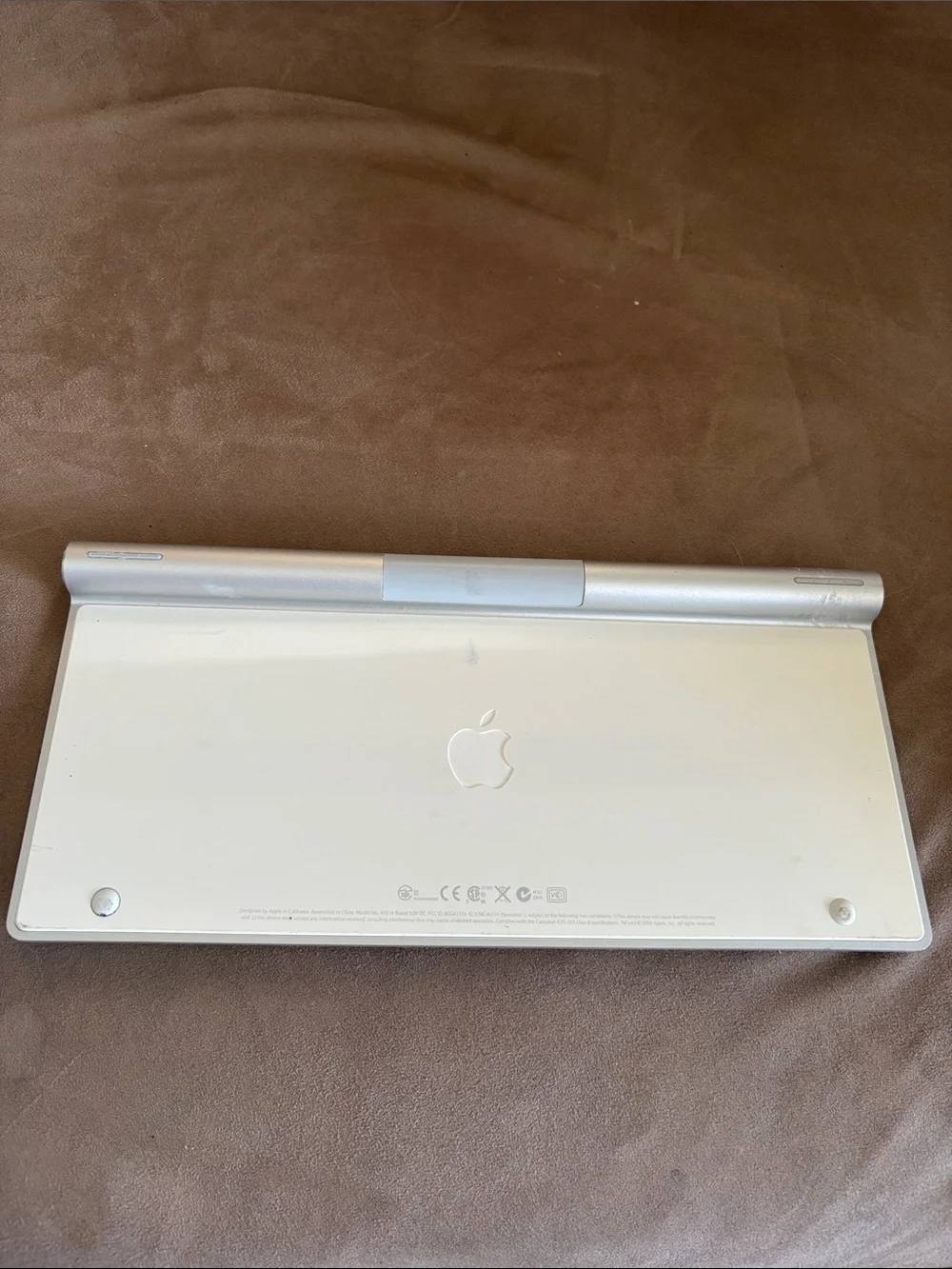 Apple Silver and White Wireless Aluminum Keyboard - Compact Bluetooth